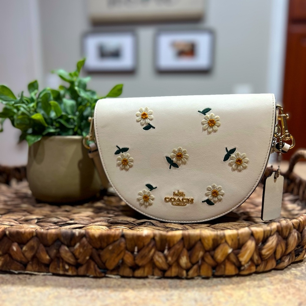 Coach Ellen Crossbody With Daisy Embroidery C2863